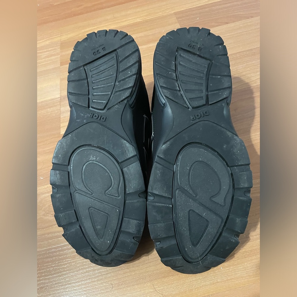 Black Dior b22 size 45